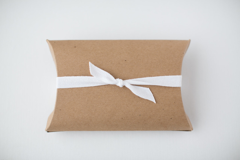 simple packaging for small gifts