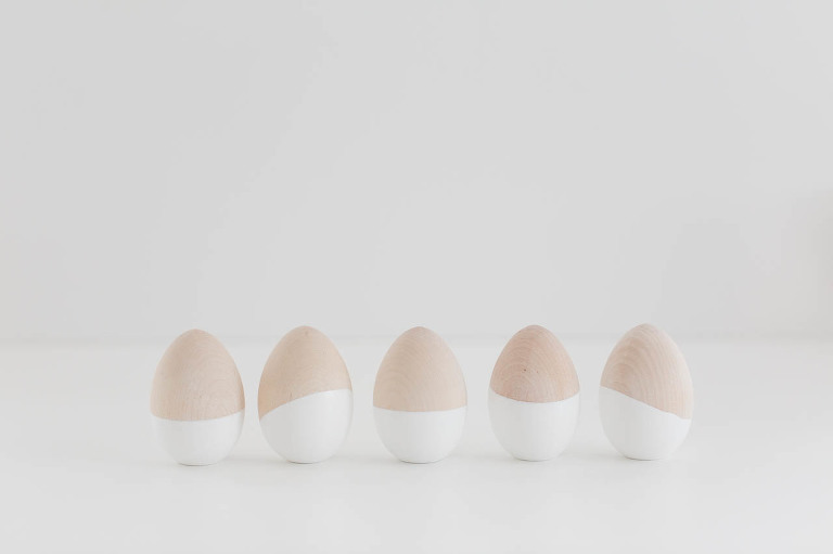 DIY Paint Dipped Easter Eggs - Simple & Beautiful!