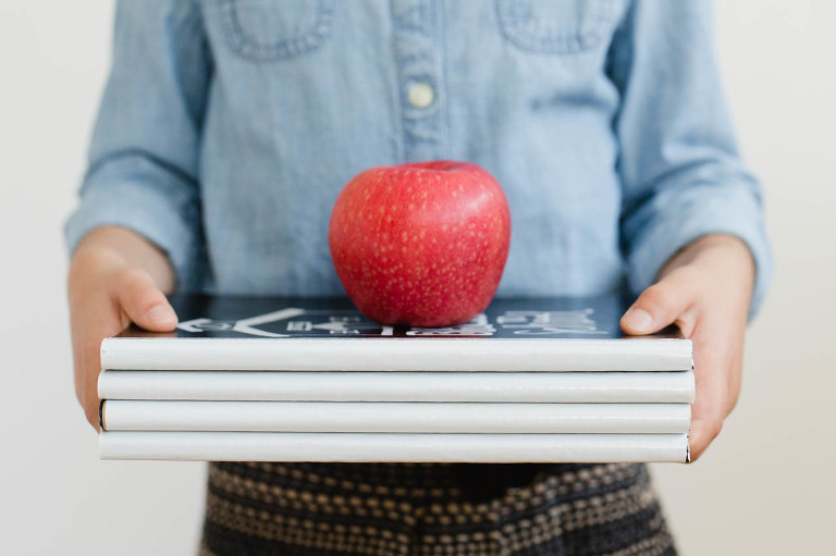 These easy DIY chalkboard notebooks are a great back to school project that even the youngest kids can make. Add an apple and you have the perfect back to school teacher's gift!