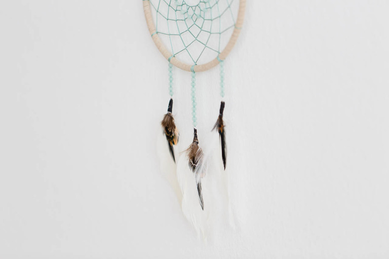 Easy DIY dreamcatcher tutorial - fun to make, easy to customize, and a great gift idea